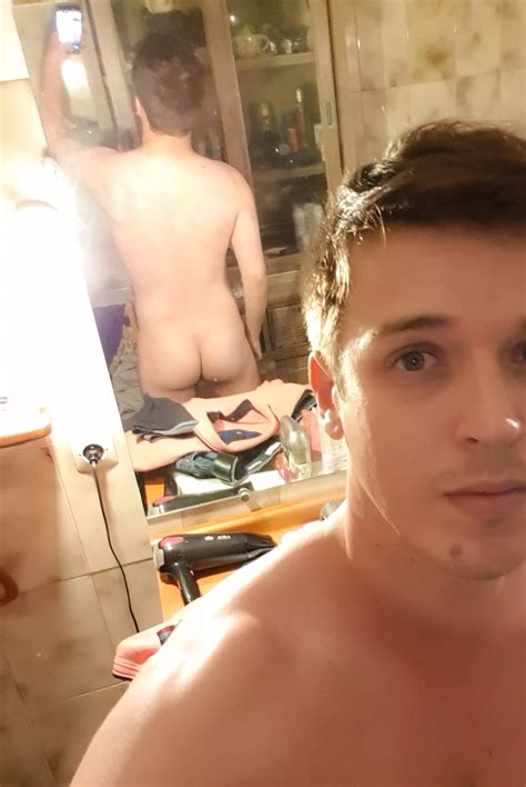 Happy Week End Nudes GaybrosGoneWild NUDE PICS ORG