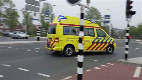 A Silverline Ambulance Stiens Met Spoed Naar Het Mcl Vanaf