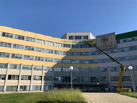 El Campus Universitario De Ponferrada Cambia Sus Colores