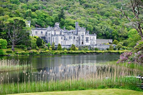 Kylemore Abbey, Western Ireland : r/castles