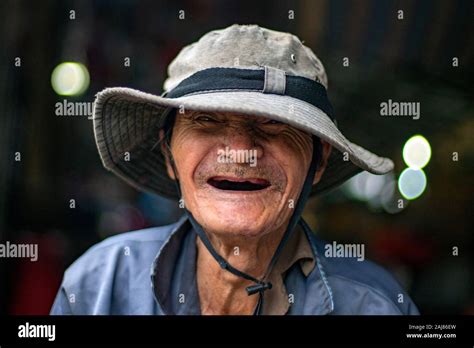 Toothless Man Smiling Hi Res Stock Photography And Images Alamy