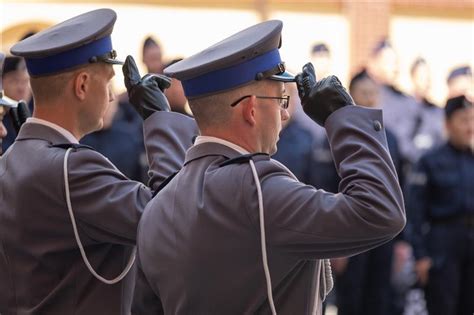 Kurier Pl Lubowali Nowi Policjanci W Zachodniopomorskim Garnizonie