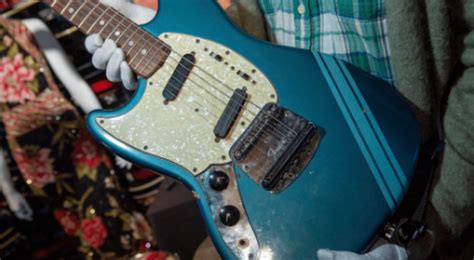 Kurt Cobain’s Guitar From The ‘smells Like Teen Spirit Video Sells For 4 5 Million Celebrity