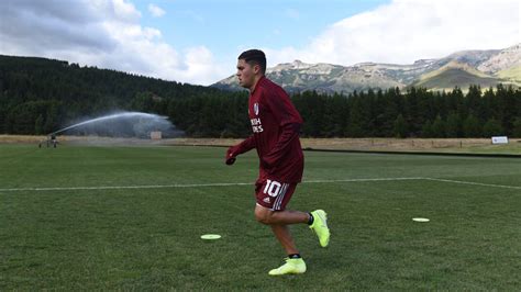 Juanfer Quintero Mantuvo Un Duro Cruce Con Un Hincha En Las Redes