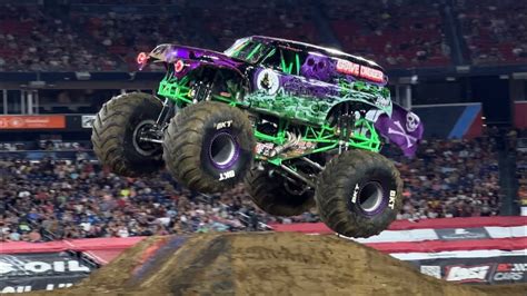 Monster Jam World Finals XXII Grave Digger PURPLE Tyler Menninga