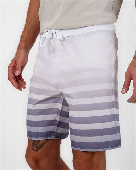 Confeccionada Em Tactel A Bermuda Surf Masculina Tactel Listrada Cinza