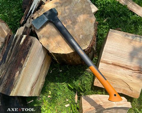 Fiskars Splitting Axe vs IsoCore Maul - Which Do You Need? | Axe & Tool