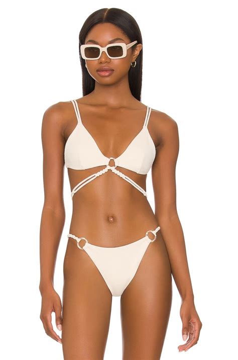 Hot Sexy Shaya Bikini Pics