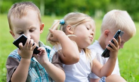 kecanduan gadget  anak anak bagaimana peran  tua sepenuhnya