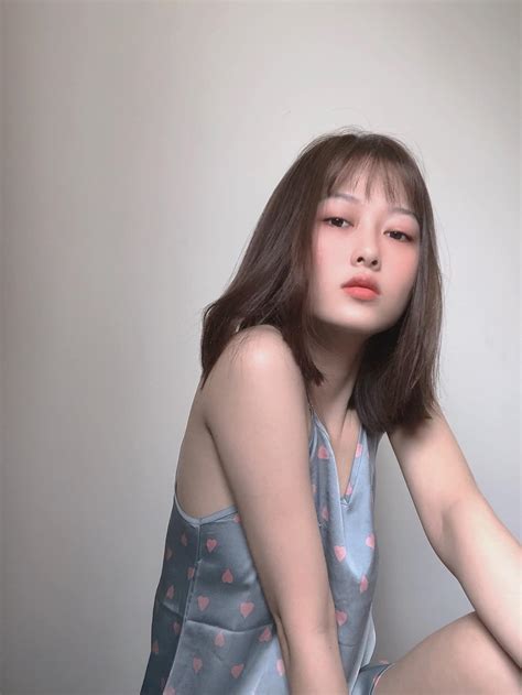 Hot Girl I H C Kinh T Hu Ng C I U V Ng Mi N S R I Ng Kh C Nh Ng K X U S C I