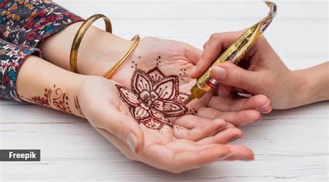 9 Year Old Has A Seizure After Applying Mehndi Doctor Detects Smell As