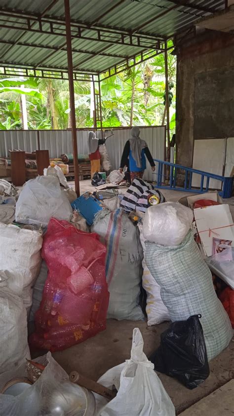 Bank Sampah Barokah Beran Ngori Tingkatkan Kesadaran Lingkungan Dan