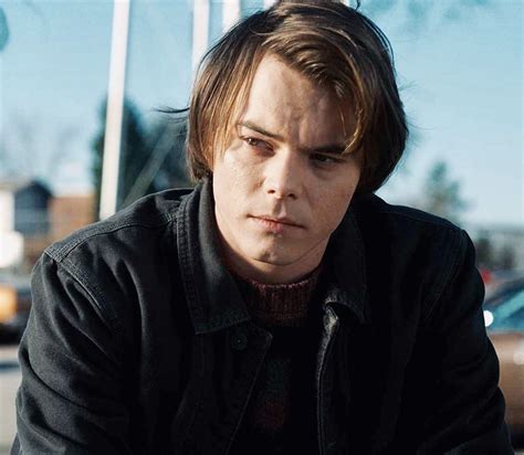 Charlie Heaton Joseph Merrick Stranger Things Jonathan Stranger Things Netflix Bbc Johnathan