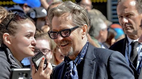 Ator E Cineasta Gary Oldman Se Junta Ao Elenco Do Novo Filme De