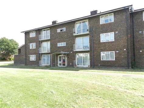 Northgate Crawley 2 Bed Flat 1 050 Pcm 242 Pw