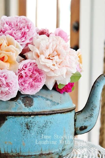 30 Vintage Flower Arrangements You Must Do This Spring