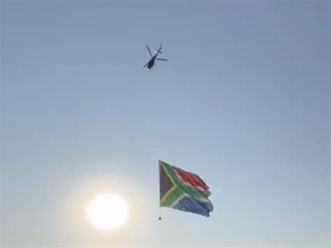 VIDEO: Durban pilot flies SA flag high to promote voting