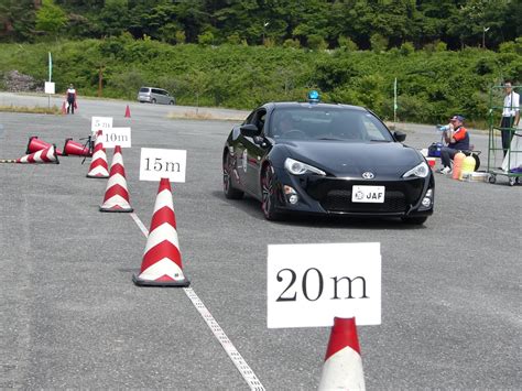 【jaf兵庫】危険を安全に体験し、車の運転を見直すきっかけに！マイカーで参加する体験型安全運転講習会を開催します。｜一般社団法人 日本自動車