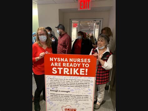 South Shore University Hospital Nurses Deliver Strike Notice Bay Shore Ny Patch