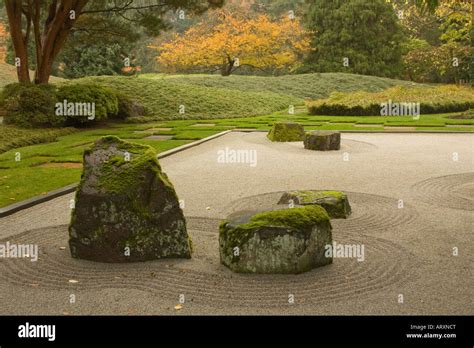 Japanese garden in Bloedel Reserve with Japanese maple with fall colors ...