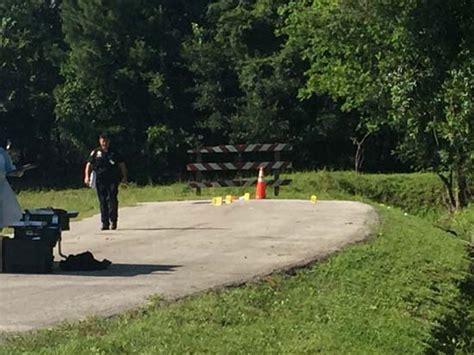 Body Found Lying In The Roadway In Ne Houston Abc13 Houston