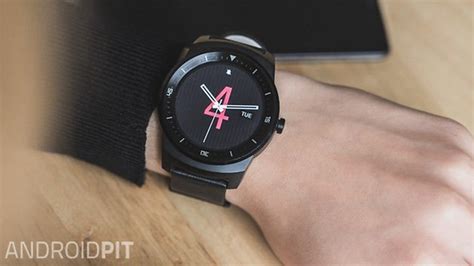 Lg G Watch R Vs Moto Le Look Ou La Batterie