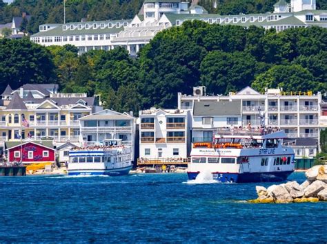 Unveiling the Great Lakes by Private Jet - Privaira