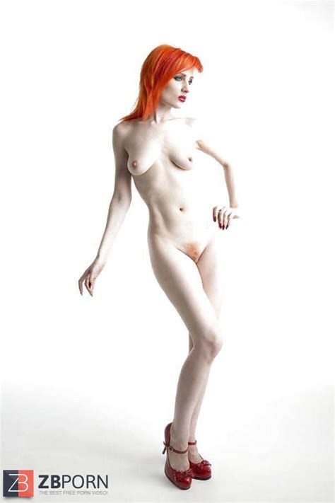 Crimson Haired Queen ZB Porn