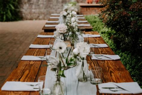 How Many Bud Vases For An Foot Table Storables