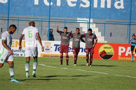 Mário Sérgio faz 1 a 0 para o Fluminense PI no jogo contra o