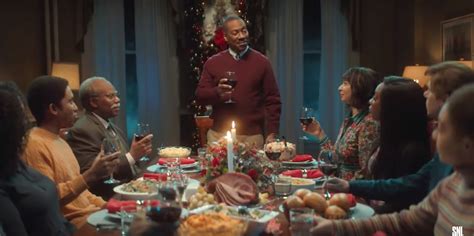 [WATCH] Eddie Murphy Toasts Fractured Family Over Christmas On 'SNL'