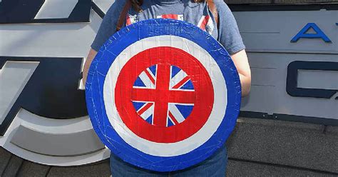 How To Make A Captain Carter Shield - Desert Chica