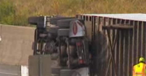 Semi Overturns On I W Spills Lbs Food Cbs Minnesota