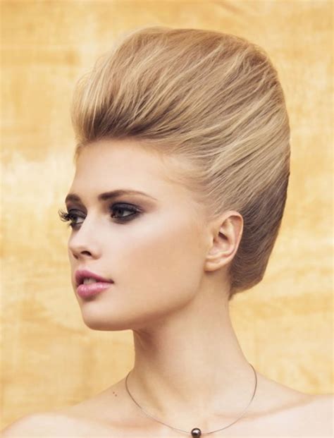 32 Perfect Updo Hairstyles for Prom 2020-2021 | Round, Square Oval ...