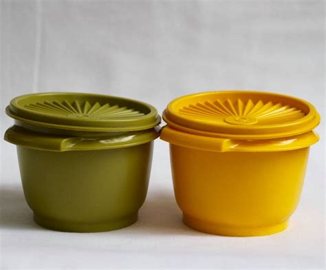 Rare Vintage S Bright Green Asparagus Shaped Plastic Container