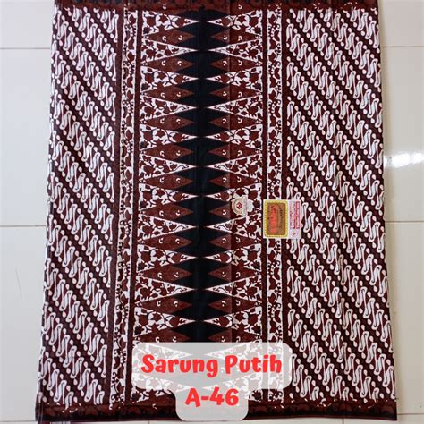 Jual Sarung Batik H Santoso A Sogan Putih Motif Parang Lereng Kawung