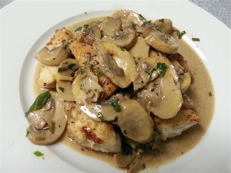 Chicken And Mushrooms With A Garlic White Wine Cream Sauce Dave S Droppings