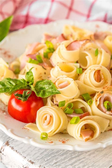 Easy Fettuccine Recipes To Make At Home Insanely Good