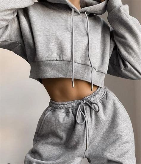 Pin Auf Stylish Outfits Jogginghosen Outfit Outfit Ideen Outfit