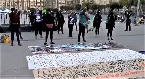 Video El Violador Eres Tú Cantan Feministas Frente A Palacio