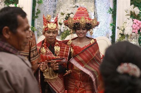Pernikahan Adat Karo Erwin Surbakti And Ratieh
