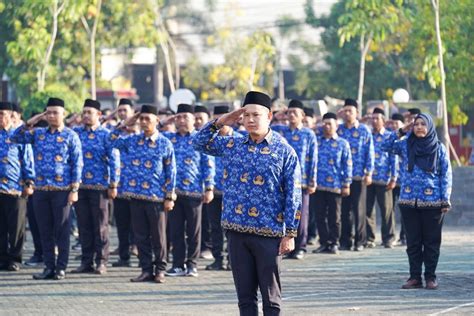 UPN Veteran Jawa Timur Gelar Upacara Bendera Peringatan Hari Lahir