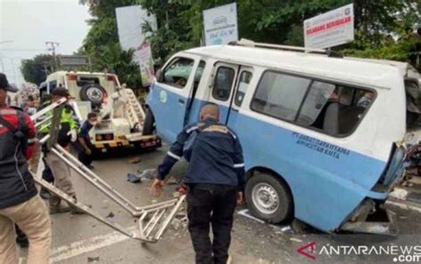 Tewas Dan Puluhan Luka Truk Tronton Rem Blong Di Balikpapan