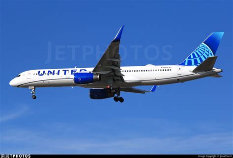 N33103 | Boeing 757-224 | United Airlines | Jonathan K | JetPhotos