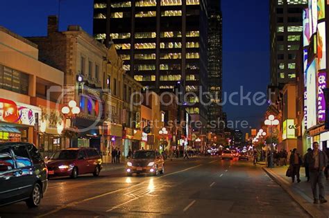 Toronto, YONGE STREET | SkyscraperCity Forum