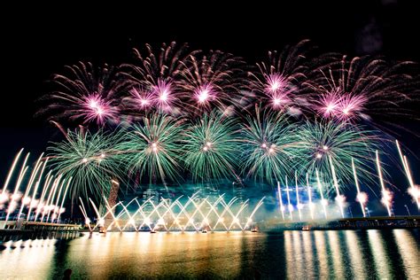 Abu Dhabi New Years Eve Al Maryah Island Flash Art Fx Feuerwerk