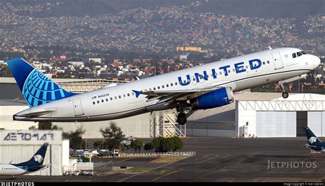 N412UA Airbus A320 232 United Airlines Iván Cabrero JetPhotos