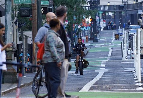 PBOT, Commissioner Mapps issue statements on Broadway bike lane changes