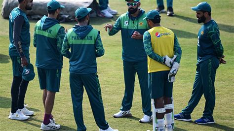 Pakistan Head Coach Mohammad Hafeez Misses Flight From Melbourne To