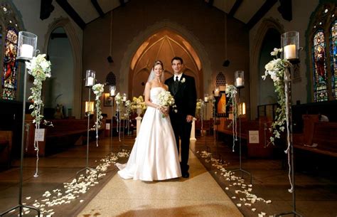 Tips for Church Wedding Decorations | LoveToKnow